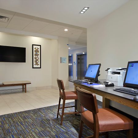 Holiday Inn Express & Suites Columbus North By Ihg Εξωτερικό φωτογραφία