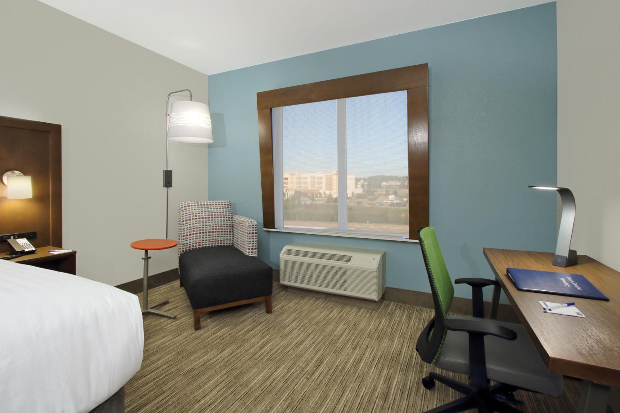 Holiday Inn Express & Suites Columbus North By Ihg Εξωτερικό φωτογραφία