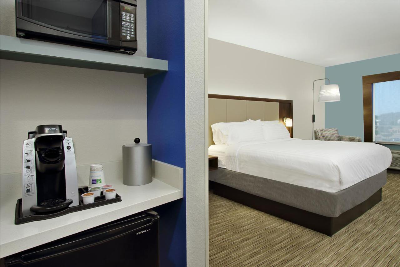 Holiday Inn Express & Suites Columbus North By Ihg Εξωτερικό φωτογραφία