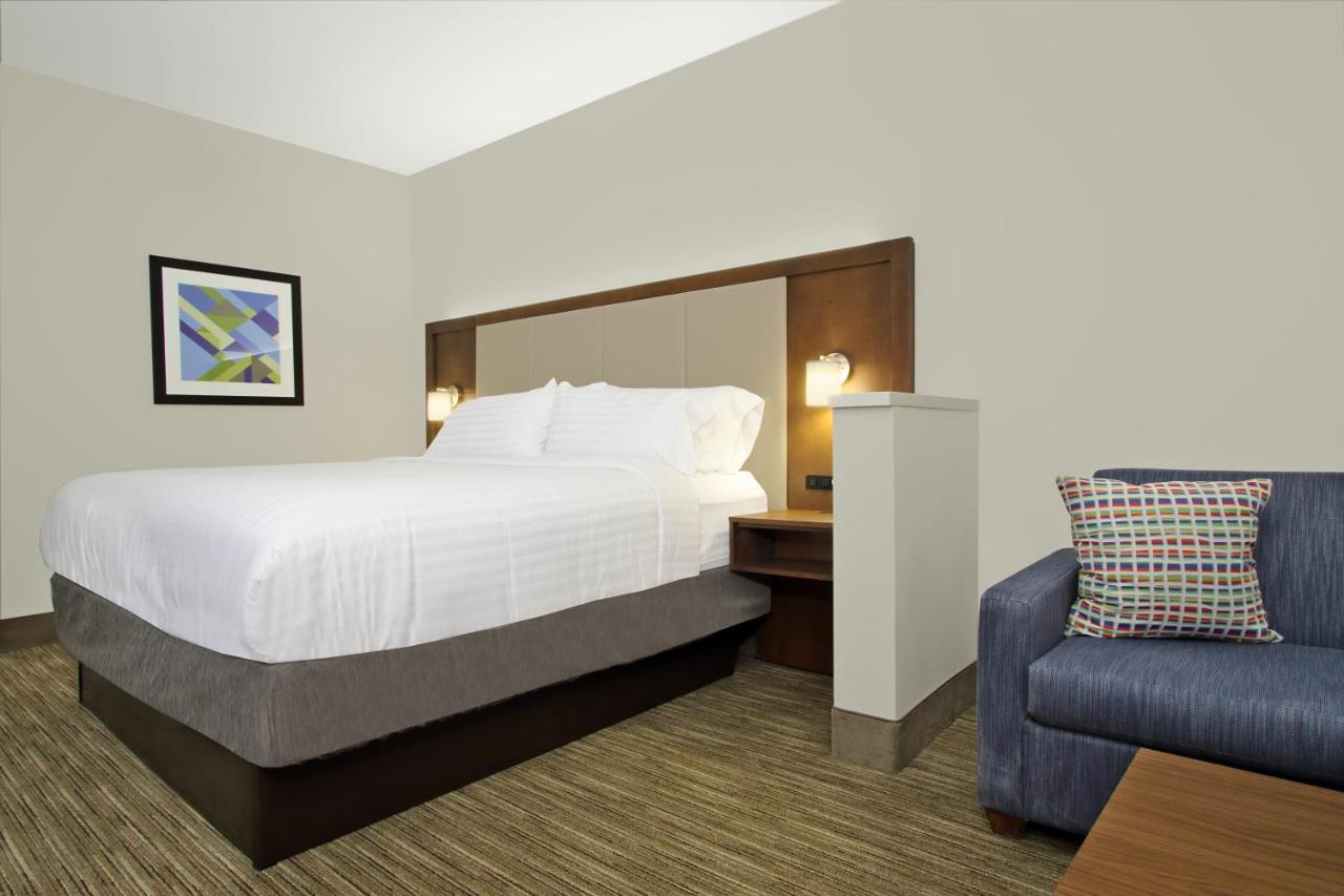 Holiday Inn Express & Suites Columbus North By Ihg Εξωτερικό φωτογραφία
