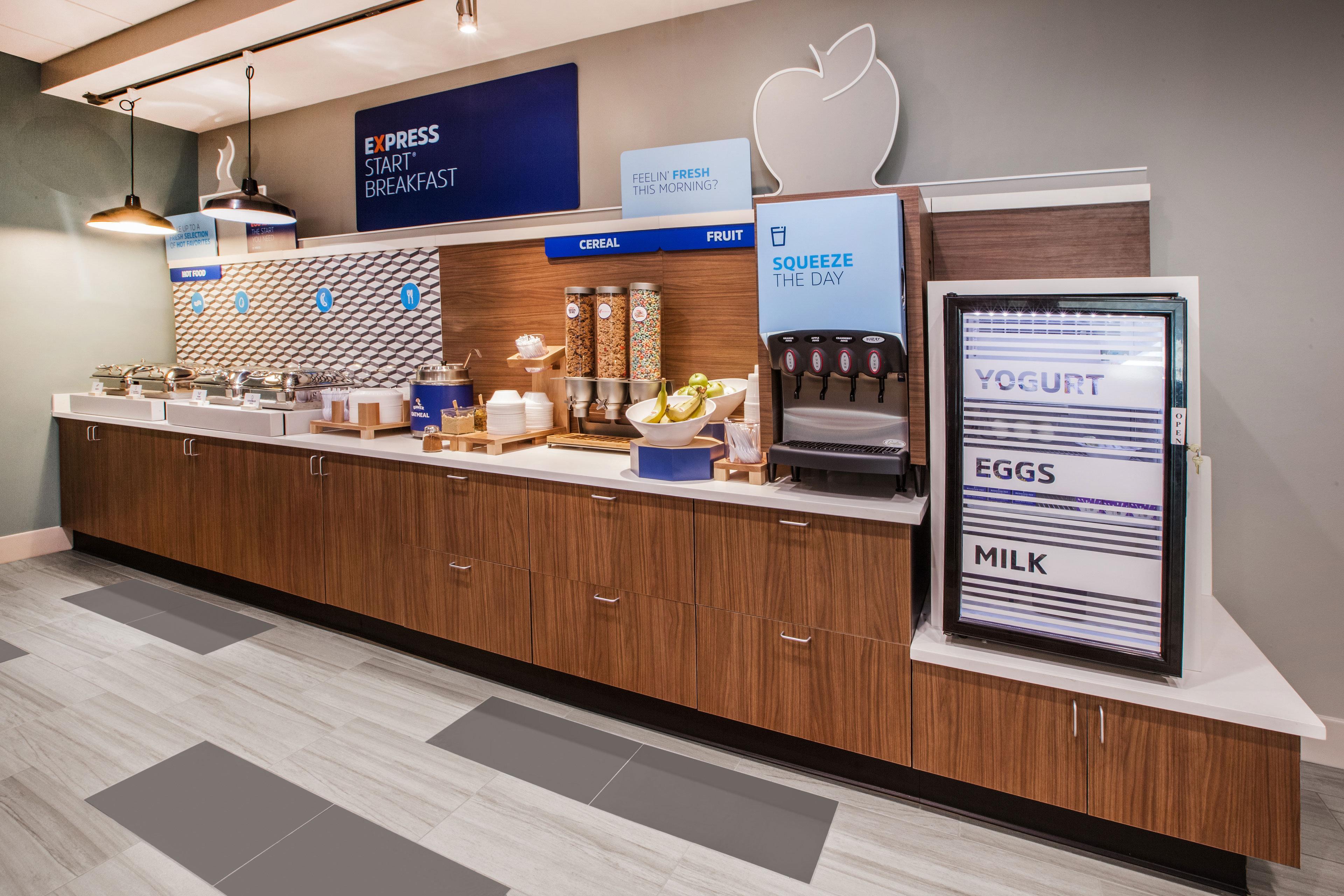 Holiday Inn Express & Suites Columbus North By Ihg Εξωτερικό φωτογραφία