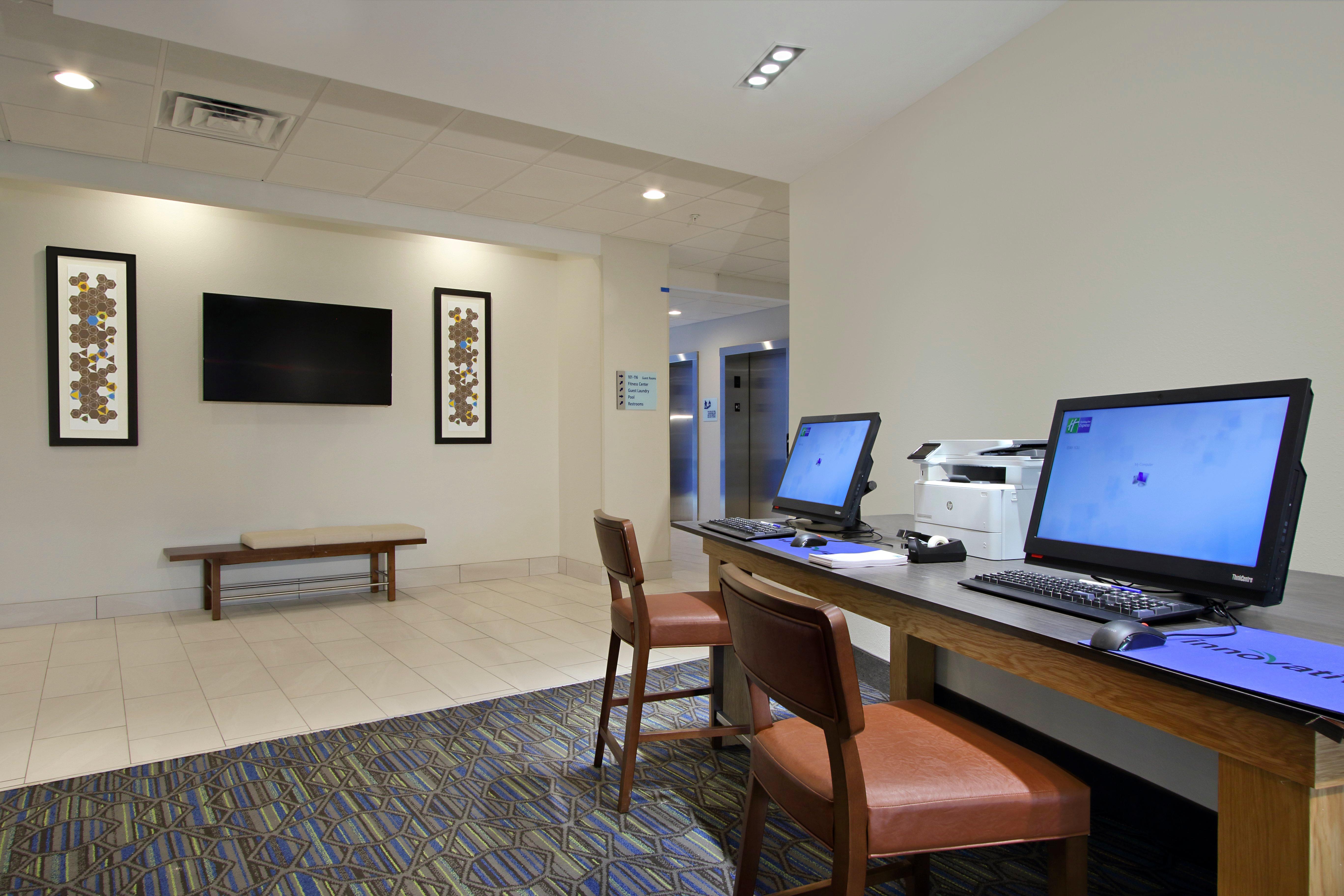 Holiday Inn Express & Suites Columbus North By Ihg Εξωτερικό φωτογραφία