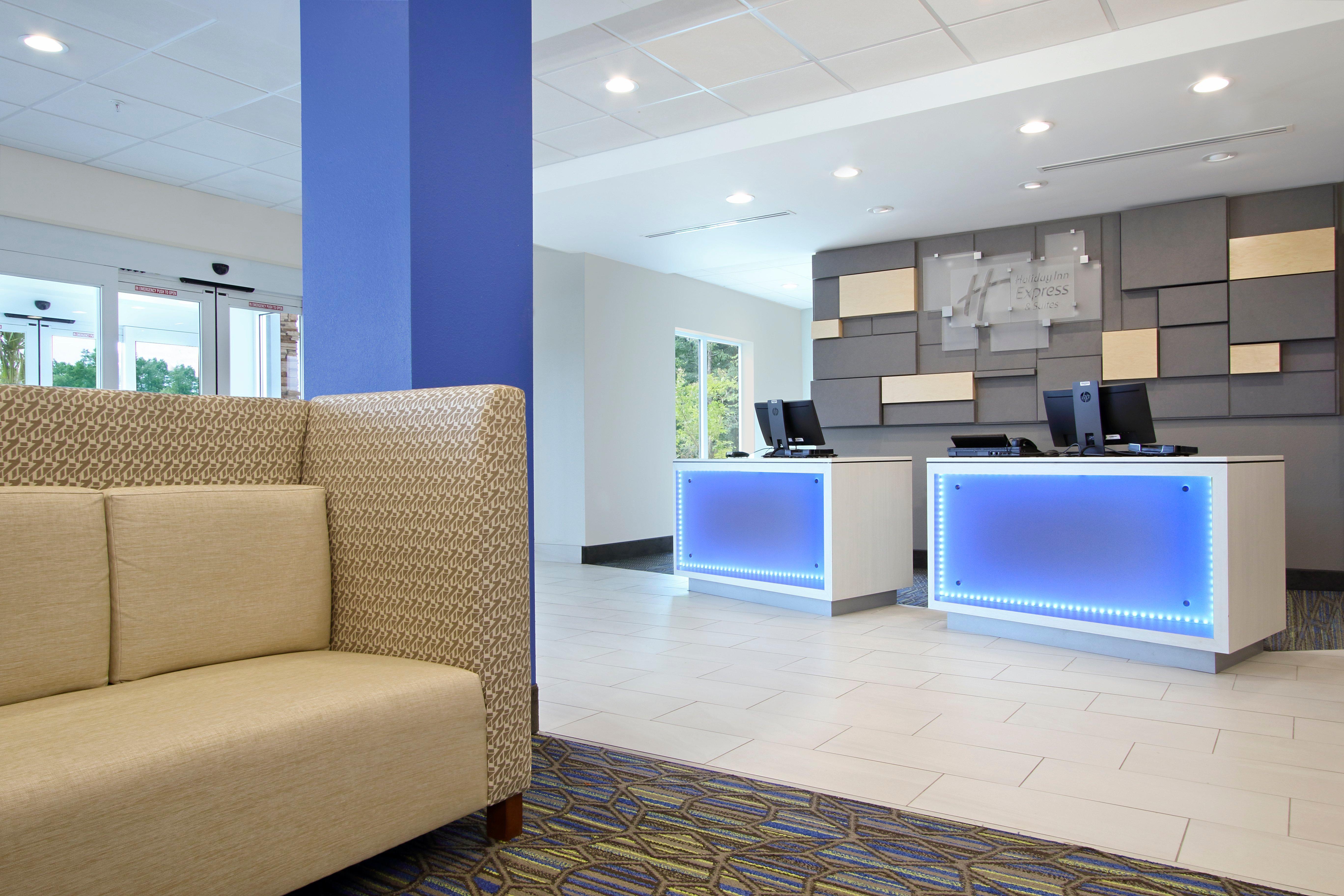 Holiday Inn Express & Suites Columbus North By Ihg Εξωτερικό φωτογραφία