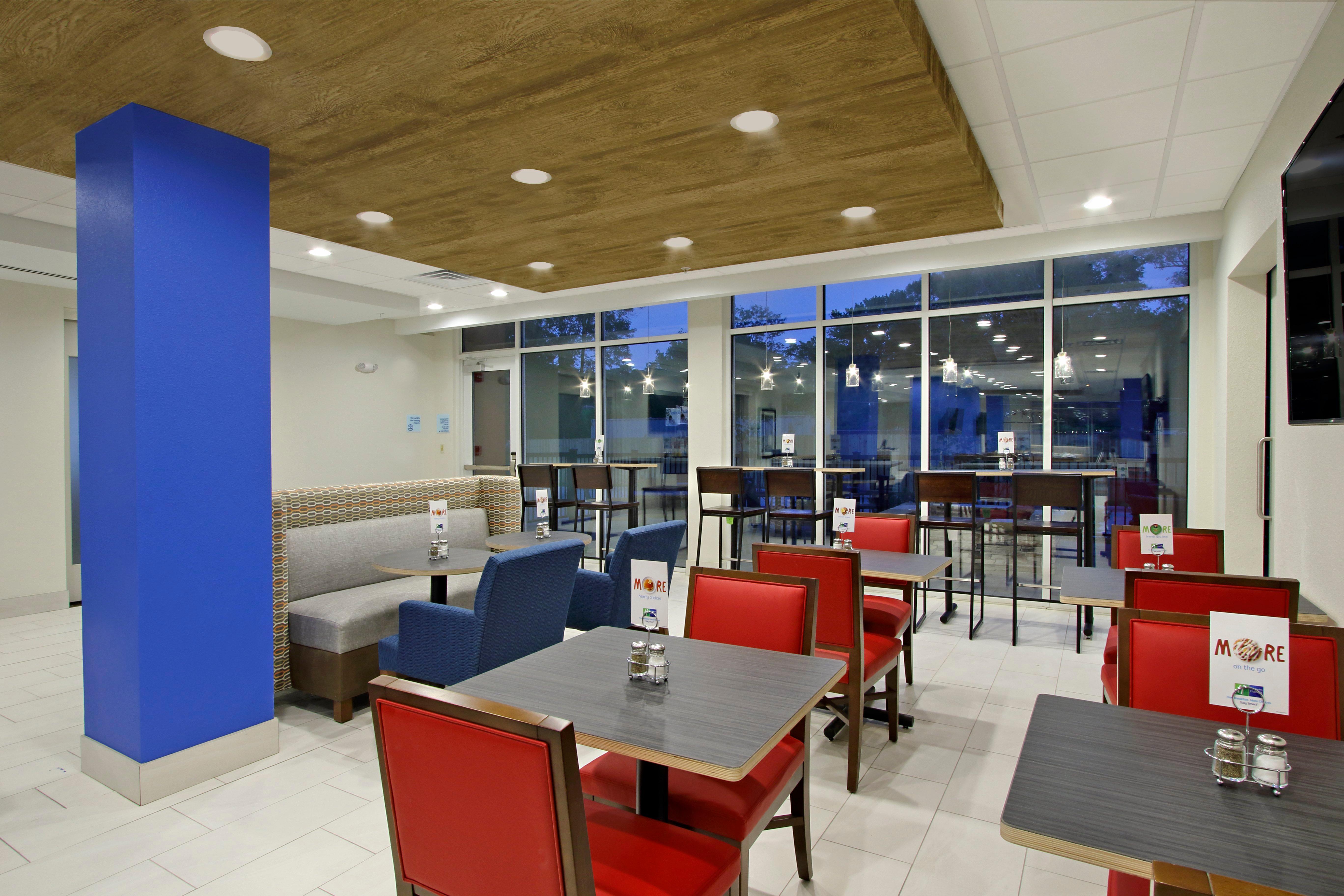 Holiday Inn Express & Suites Columbus North By Ihg Εξωτερικό φωτογραφία