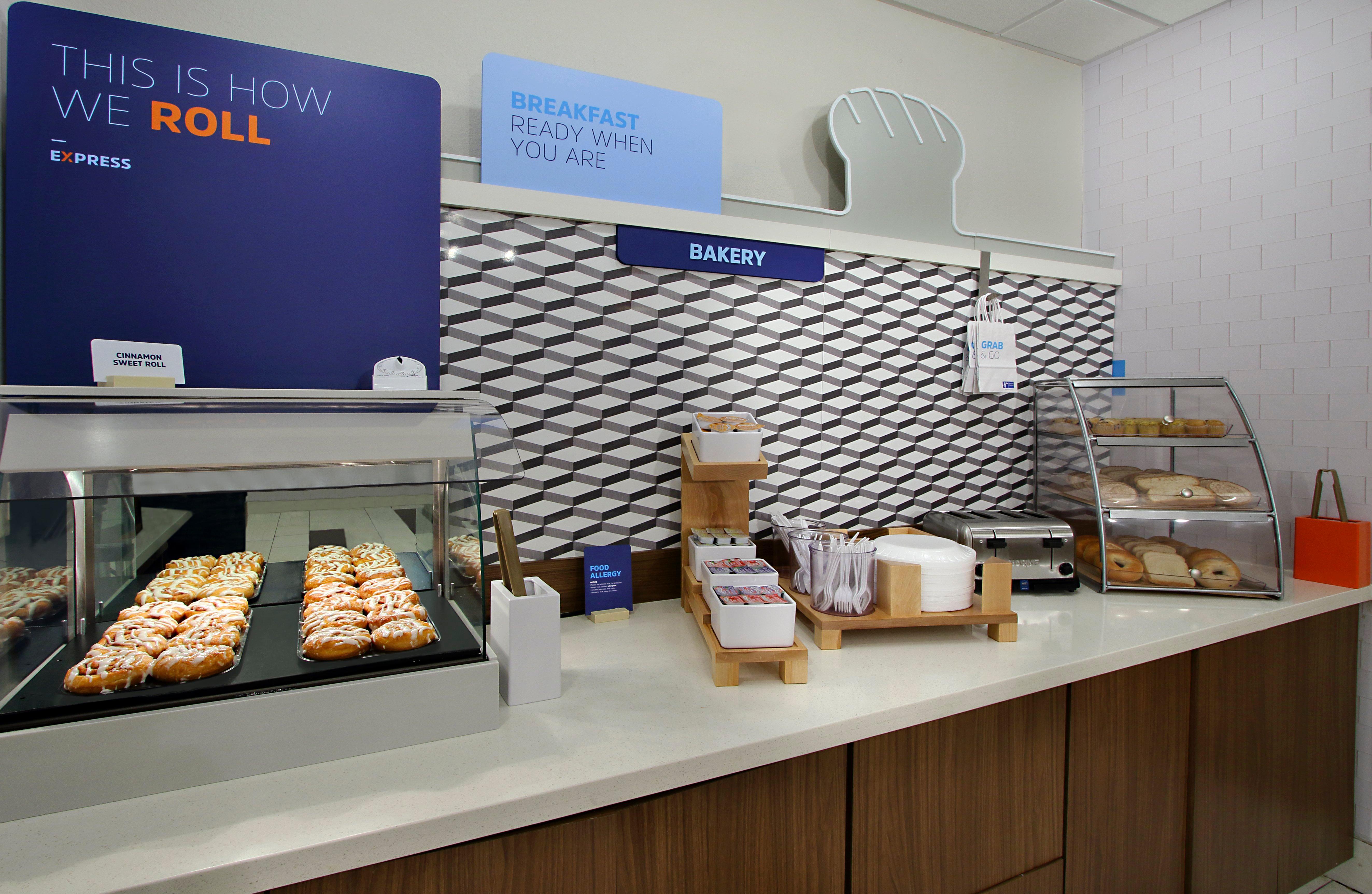 Holiday Inn Express & Suites Columbus North By Ihg Εξωτερικό φωτογραφία